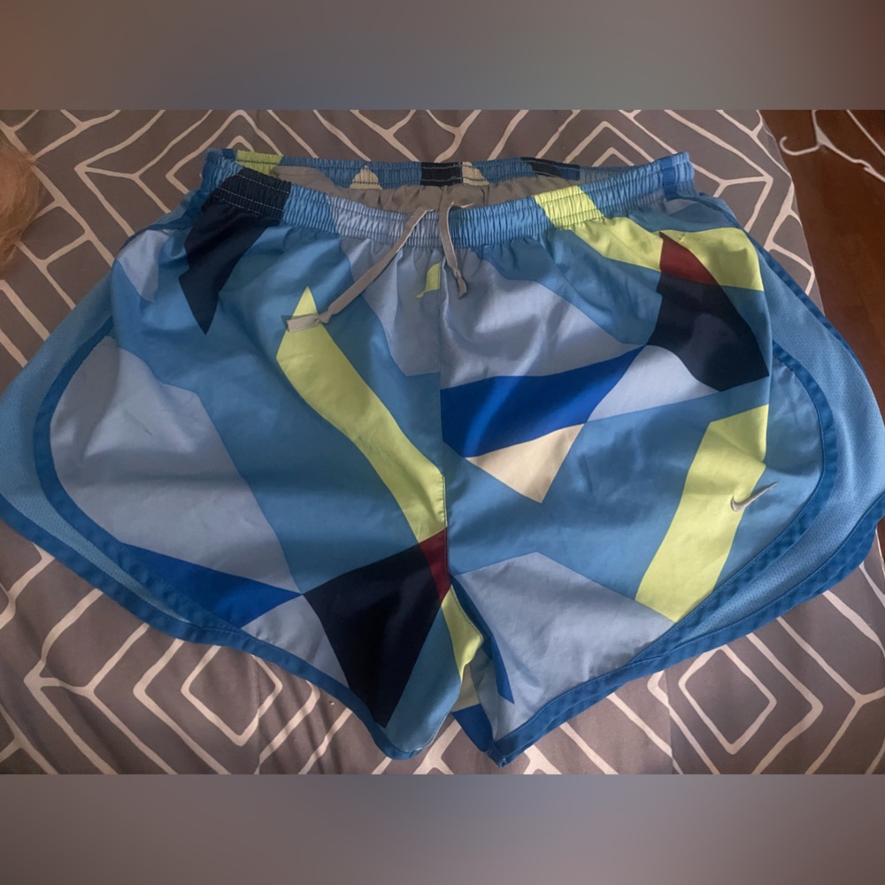 Nike Tempo DriFit Womens L
